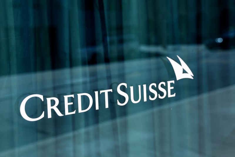 &copy; Reuters. FOTO DE ARCHIVO. Un logo aparece en una sede del banco Credit Suisse en Ginebra, Suiza. 9 de junio de 2022. REUTERS/Denis Balibouse