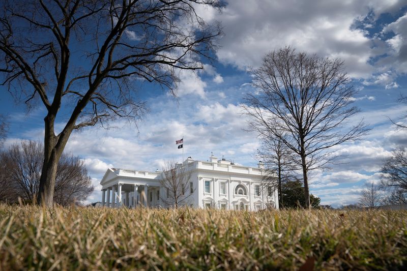 &copy; Reuters. The White House is pictured from the West Wing Driveway in Washington, U.S., February 10, 2022. REUTERS/Tom Brenner