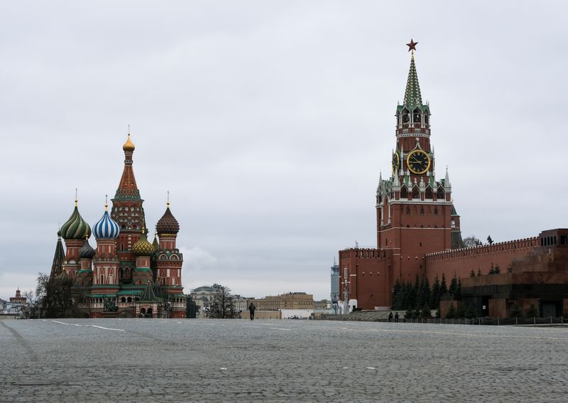 © Reuters. قصر الكرملين في الميدن الأحمر بالعاصمة الروسية موسكو في صورة من أرشيف رويترز .  