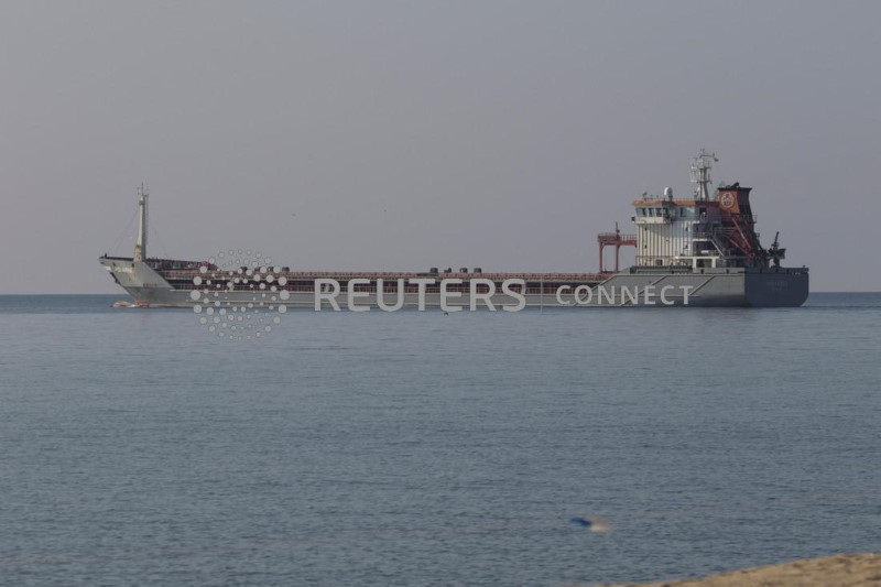 &copy; Reuters. La nave cargo Polarnet, battente bandiera turca, lascia il porto marittimo di Chornomorsk dopo aver riavviato l'esportazione di grano, in seguito all'attacco russo all'Ucraina, Ucraina 5 agosto 2022. REUTERS/Serhii Smolientsev
