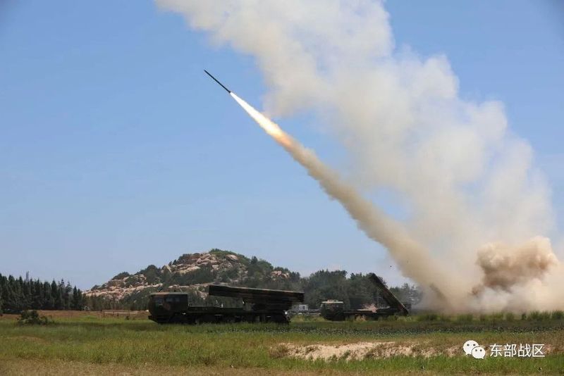 &copy; Reuters. Foto de divulgação de exercício militar chinês no Estreito de Taiwan, fornecida pelo Comando do Teatro Leste do Exército de Libertação Popular em 4 de agosto de 2022
Comando do Teatro Leste/Divulgação via REUTERS