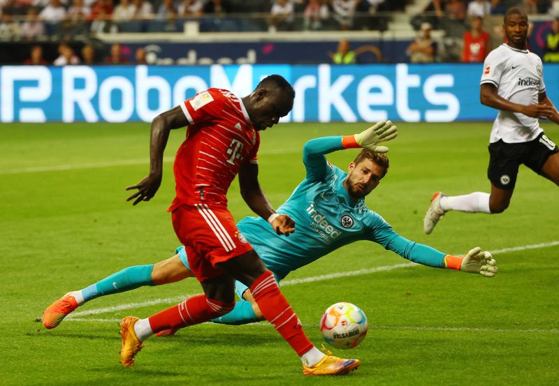 &copy; Reuters. Sadio Mané em ação pelo Bayern de Munique contra o Frankfurt
05/08/2022
REUTERS/Kai Pfaffenbach