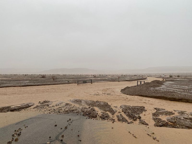 Flash floods strand 1,000 people in California's Death Valley National Park