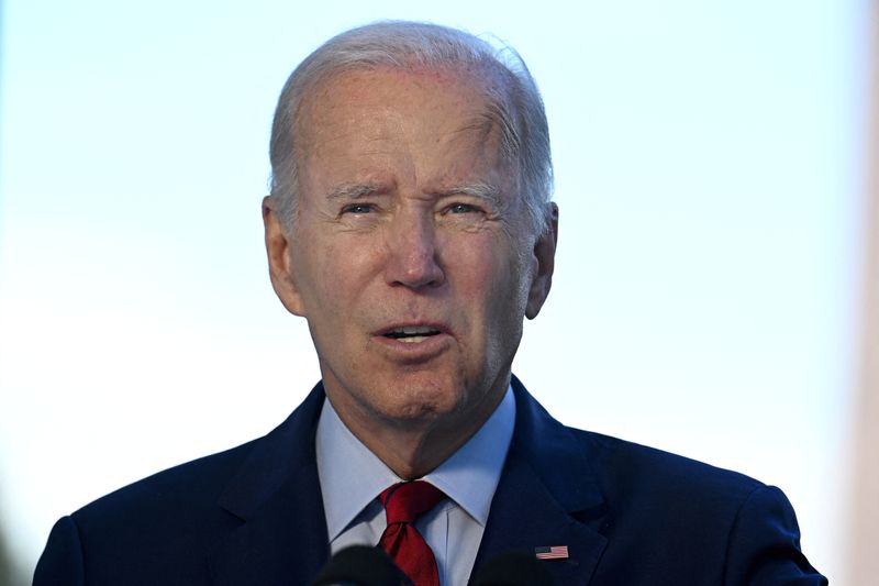 &copy; Reuters. Le président américain Joe Biden a été testé négatif au COVID-19, a annoncé samedi le médecin de la Maison blanche. /Photo prise le 1er août 2022/REUTERS/Jim Watson