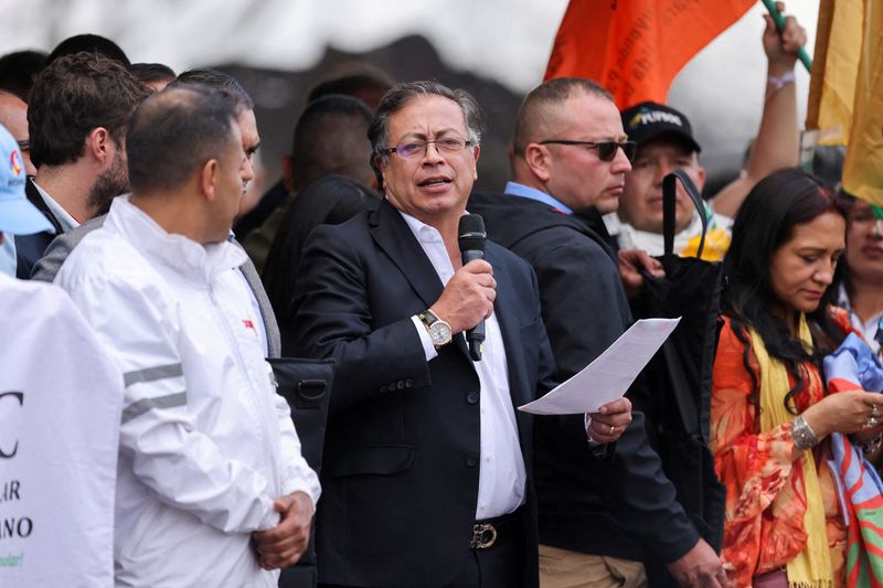 Kolombiya Cumhurbaşkanı seçilen Petro, enerji ve içişleri bakanlarını atadı