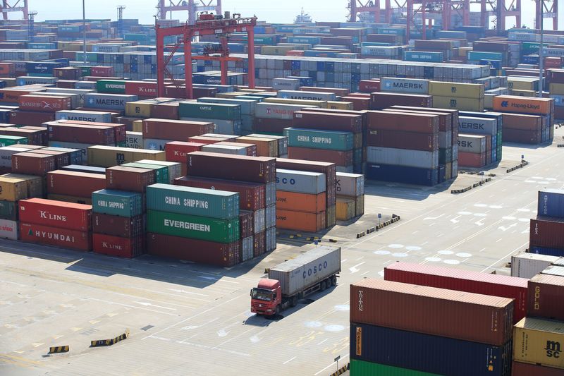 &copy; Reuters. 　８月７日、中国税関総署が発表した７月の貿易統計によると、ドル建て輸出は前年比１８．０％増と６月から予想外に加速し、今年に入って最も高い伸びとなった。写真は上海自由貿易試