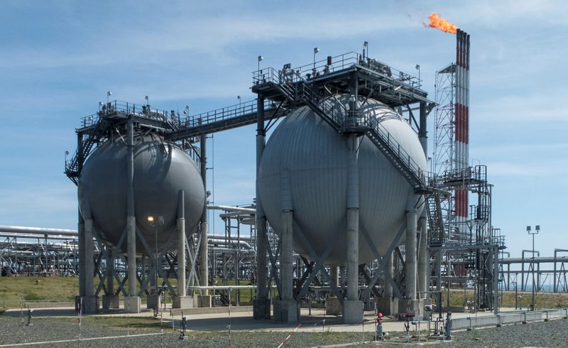 &copy; Reuters. FOTO DE ARCHIVO. Una vista general de la planta de gas natural licuado operada por Sakhalin Energy en Prigorodnoye, en la isla del Pacífico de Sajalín, Rusia. 15 de julio de 2021. REUTERS/Vladimir Soldatkin