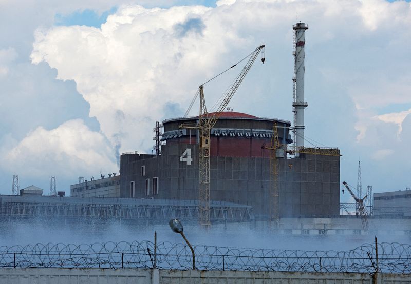 &copy; Reuters. FILE PHOTO: A view shows the Zaporizhzhia Nuclear Power Plant in the course of Ukraine-Russia conflict outside the Russian-controlled city of Enerhodar in the Zaporizhzhia region, Ukraine August 4, 2022. REUTERS/Alexander Ermochenko//