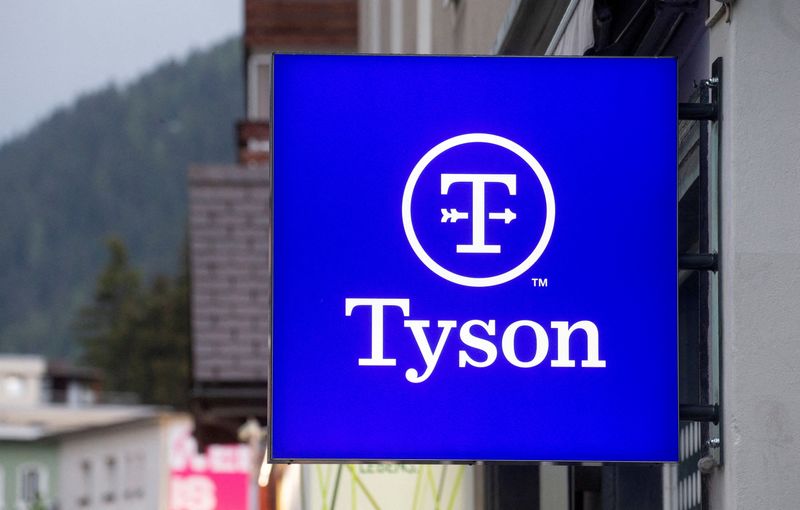 &copy; Reuters. FILE PHOTO: The logo of Tyson Foods is seen in Davos, Switzerland, May 22, 2022. REUTERS/Arnd Wiegmann/File Photo