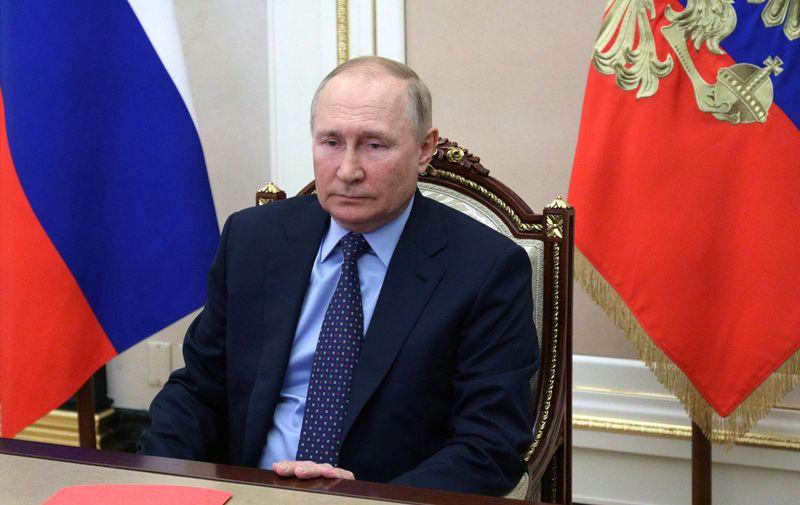 &copy; Reuters. الرئيس الروسي فلاديمير بوتين خلال اجتماع بالفيديو في موسكو يوم 4 أغسطس آب 2022. صورة لرويترز من وكالة سبوتنيك.