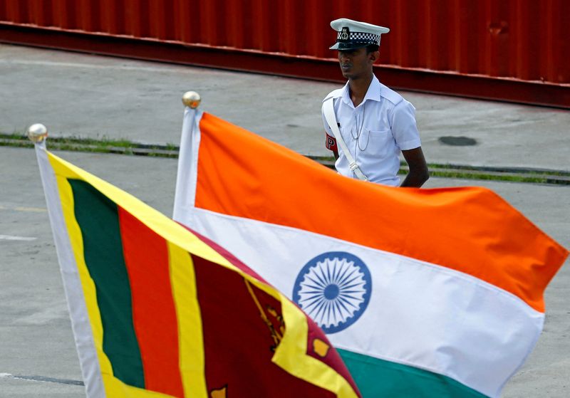 &copy; Reuters. 　スリランカ外務省は８月８日、中国調査船のスリランカ寄港を延期するよう中国に要請したと発表した。いったんは寄港を認めたが、隣国インドから抗議を受けたため方針を見直した。コ