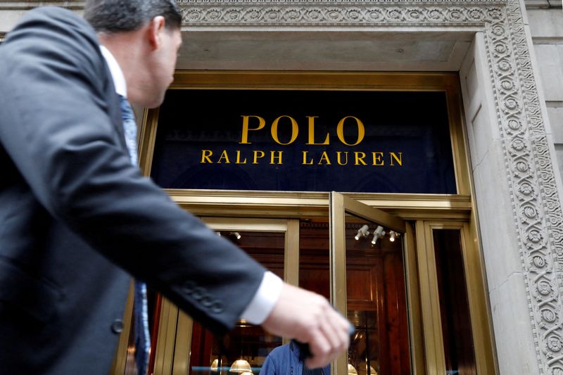 &copy; Reuters. FILE PHOTO:  A man walks past Ralph Lauren Corp.'s flagship Polo store on Fifth Avenue in New York City, U.S., April 4, 2017.    REUTERS/Brendan McDermid