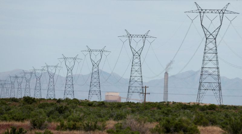 U.S. power use to reach record high in 2022 as economy grows, EIA says