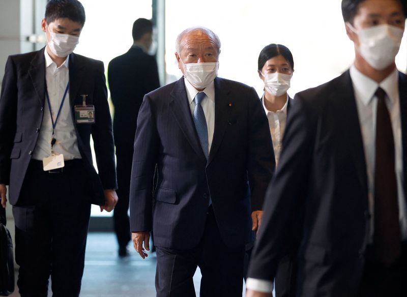 &copy; Reuters. Japan's Finance Minister Shunichi Suzuki arrives at Prime Minister Fumio Kishida's official residence in Tokyo, Japan August 10, 2022. REUTERS/Issei Kato