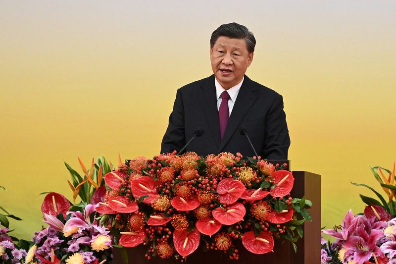 &copy; Reuters. الرئيس الصيني شي جين بينغ يلقي كلمة في هونج كونج في الأول من يوليو تموز 2022. صورة لرويترز من ممثل لوكالات الأنباء.