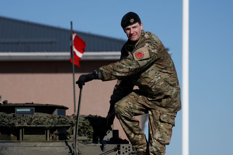 &copy; Reuters. Le Danemark va dépêcher des instructeurs militaires en Grande-Bretagne pour aider à entraîner les soldats ukrainiens et proposera également de former des officiers ukrainiens sur son sol, a déclaré mercredi le ministère danois de la Défense. /Pho