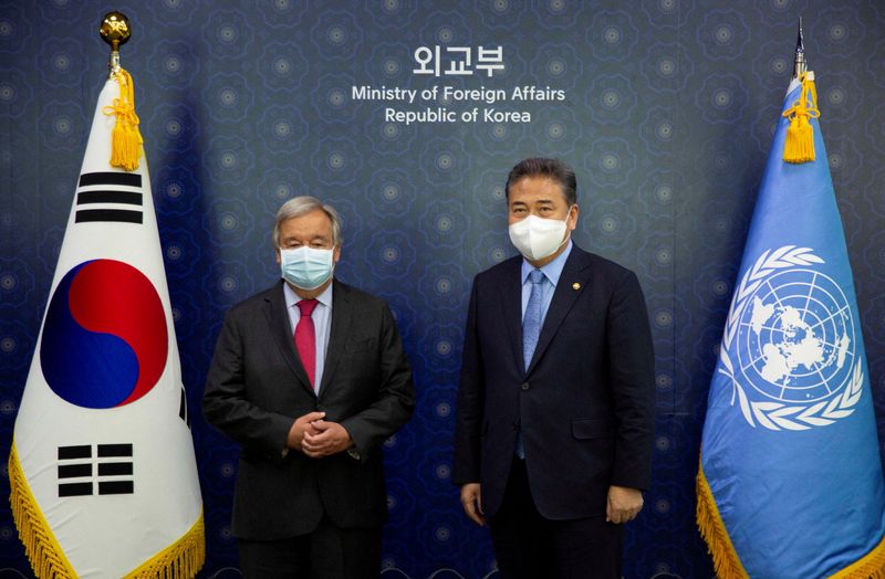 &copy; Reuters. UN Secretary-General Antonio Guterres and South Korean Foreign Minister Park Jin pose for pictures prior to their meeting at the Foreign Ministry, in Seoul, South Korea, August 12, 2022. Jeon Heon-Kyun/Pool via REUTERS