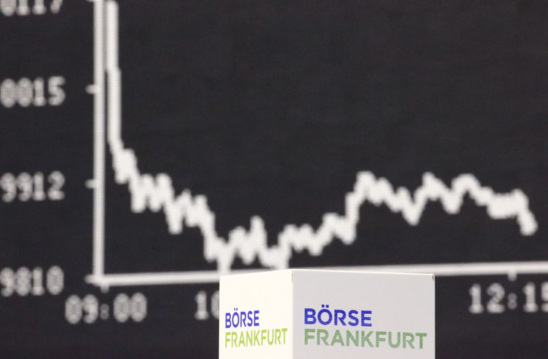 &copy; Reuters. Les Bourses européennes progressent à mi-séance vendredi. À Paris, le CAC 40 gagne 0,18% vers 10h55 GMT. À Londres, le FTSE 100 prend 0,28% et à Francfort, le Dax avance de 0,37%. /Photo d'archives/REUTERS/Kai Pfaffenbach