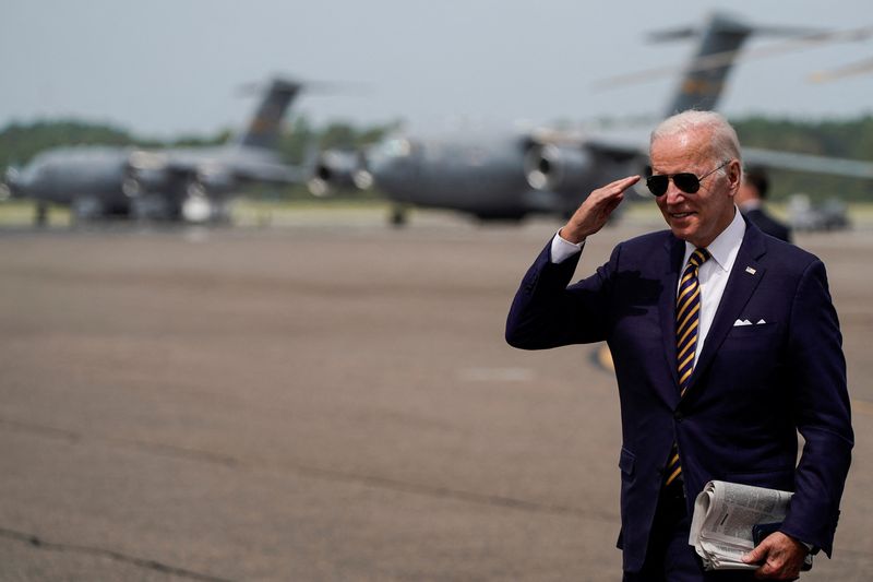 &copy; Reuters. FILE PHOTO: U.S. President Joe Biden salutes as he arrives at Joint Base Charleston in South Carolina, U.S., August 10, 2022.      REUTERS/Joshua Roberts