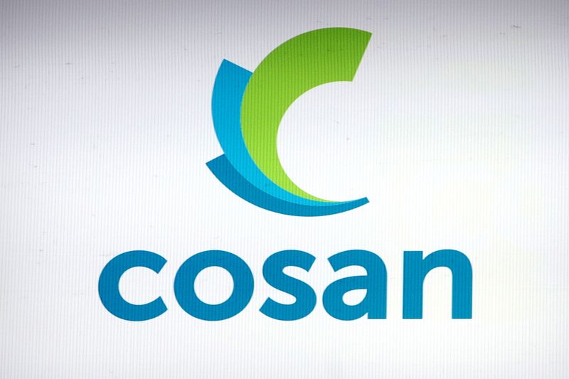 &copy; Reuters. FILE PHOTO: The company logo for Cosan is displayed on a screen on the floor of Brazil's B3 Stock Exchange in Sao Paulo,  Brazil, July 25, 2019. REUTERS/Amanda Perobelli