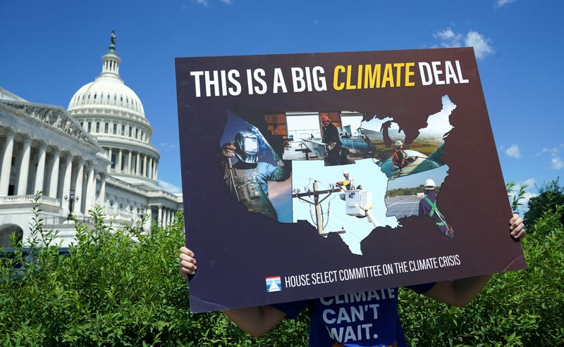Etats-Unis: La Chambre des représentants adopte le plan à 430 milliards de dollars pour la santé et le climat