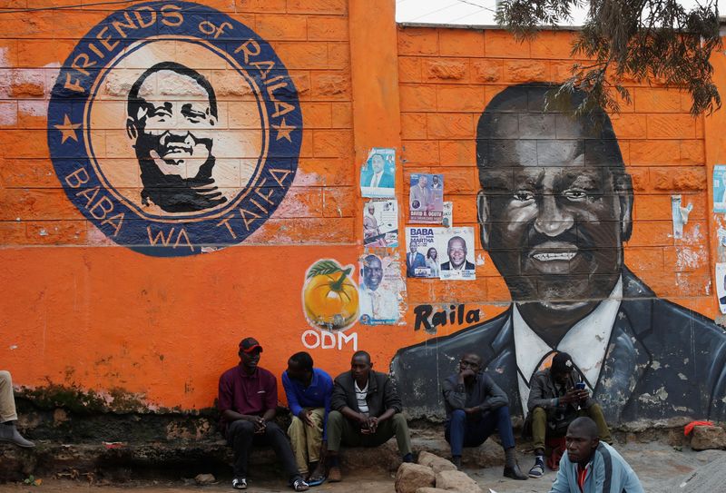 &copy; Reuters. Le leader de l'opposition Raila Odinga est arrivé en tête de la course à la présidence du Kenya, selon les résultats partiels des élections de samedi, reléguant le vice-président William Ruto en seconde position. /Photo prise le 12 août 2022/REUT