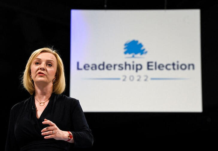 &copy; Reuters. La candidata al liderazgo del Partido Conservador británico, Liz Truss, habla durante un acto en Cheltenham, Reino Unido. 11 agosto 2022. REUTERS/Toby Melville