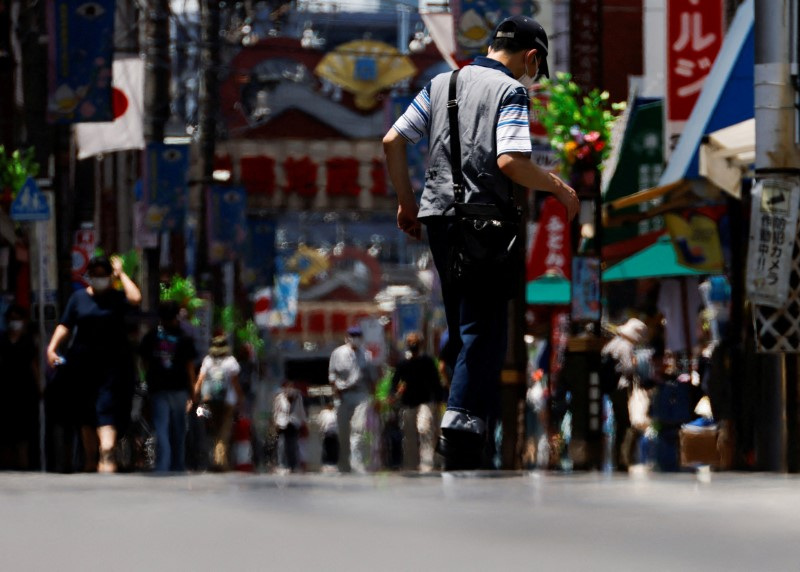 &copy; Reuters. 　８月１５日、東京都は、新たに２万３１３５人の新型コロナ感染が確認されたと発表した。写真は都内で６月２７日撮影（２０２２年　ロイター/Issei Kato）