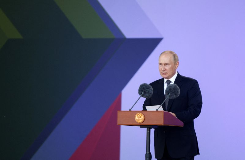 &copy; Reuters. Presidente russo, Vladimir Putin, discursa em conferência sobre equipamentos militares, em Moscou, Rússia
15/08/2022 REUTERS/Maxim Shemetov