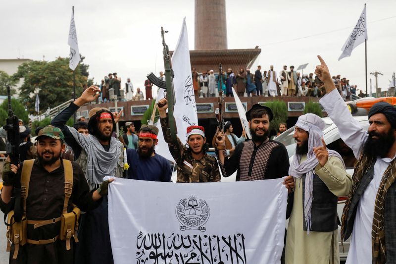 &copy; Reuters. Combatentes do Taliban comemoram aniversário de um ano da tomada de Cabul
15/08/2022
REUTERS/Ali Khara