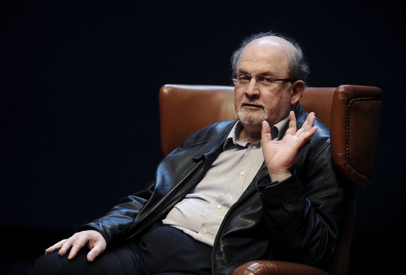 &copy; Reuters. FILE PHOTO: Author Salman Rushdie gestures during a news conference before the presentation of his latest book 'Two Years Eight Months and Twenty-Eight Nights' at the Niemeyer Center in Aviles, northern Spain, October 7, 2015. REUTERS/Eloy Alonso 