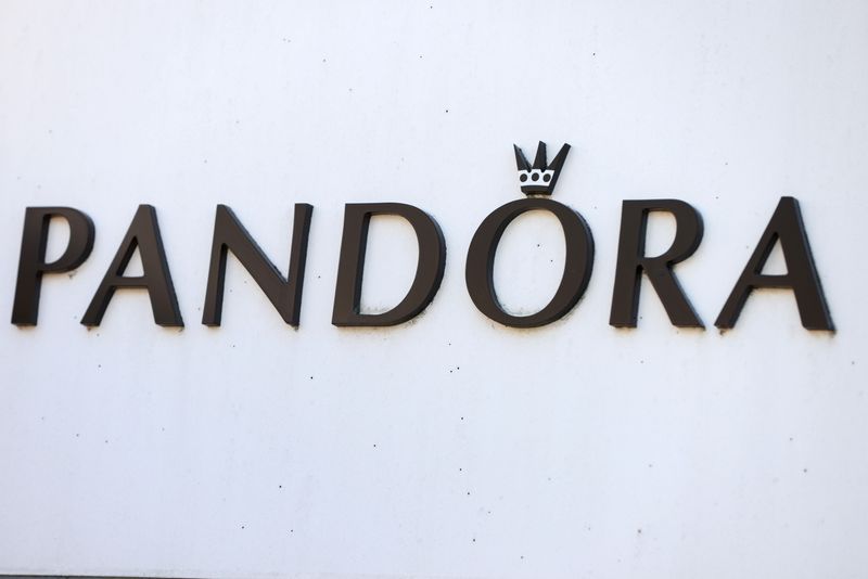 &copy; Reuters. FILE PHOTO: Pandora signage is seen at their store at the Woodbury Common Premium Outlets in Central Valley, New York, U.S., February 15, 2022. REUTERS/Andrew Kelly