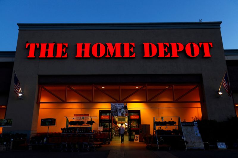 &copy; Reuters. FILE PHOTO: The logo of Home Depot is seen in Encinitas, California April 4, 2016.  REUTERS/Mike Blake/File Photo 