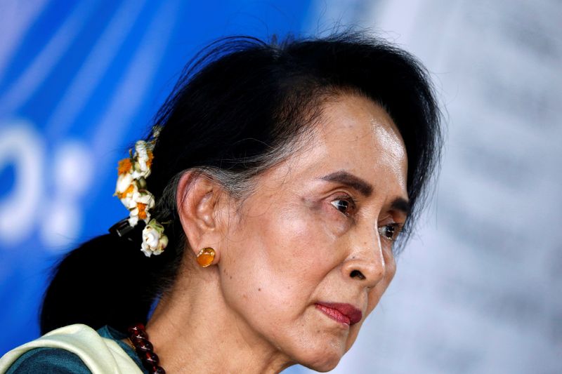 &copy; Reuters. La France condamne la nouvelle peine de prison prononcée lundi contre l'ancienne dirigeante destituée Aung San Suu Kyi (photo), a annoncé mardi le ministère des Affaires étrangères dans un communiqué. /Photo d'archives/REUTERS/Soe Zeya Tun