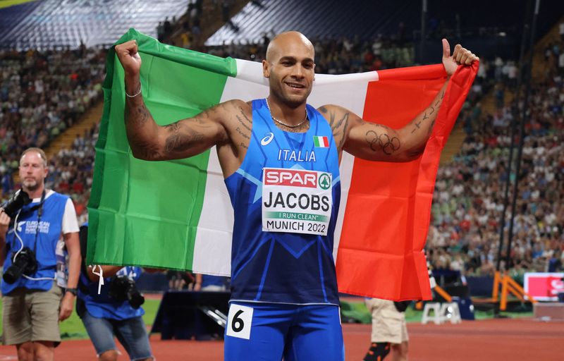&copy; Reuters. العداء الإيطالي مارسيل جاكوبس بعد الفوز بسباق 100 متر في بطولة أوروبا يوم الثلاثاء. رويترز
