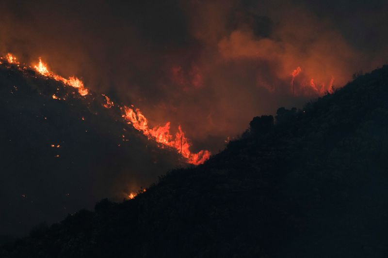 &copy; Reuters. Un incendio cerca de Pego, España, el 16 de agosto, 2022. REUTERS/Lorena Sopena