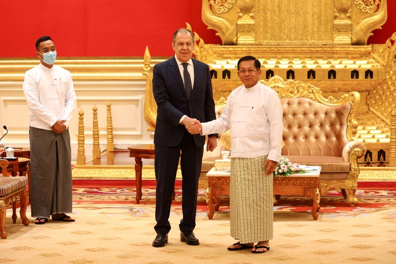 &copy; Reuters. FILE PHOTO: Russia's Foreign Minister Sergei Lavrov attends a meeting with Myanmar's military leader Min Aung Hlaing in Naypyidaw, Myanmar, August 3, 2022. Russian Foreign Ministry/Handout via REUTERS 