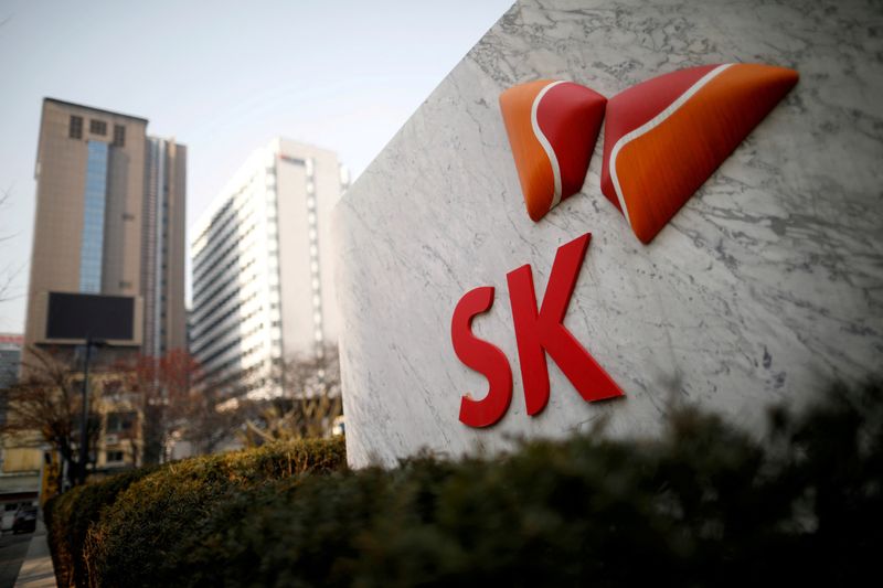 &copy; Reuters. FILE PHOTO: The logo of SK is seen in front of its headquarters in Seoul, South Korea, February 3, 2017.  REUTERS/Kim Hong-Ji