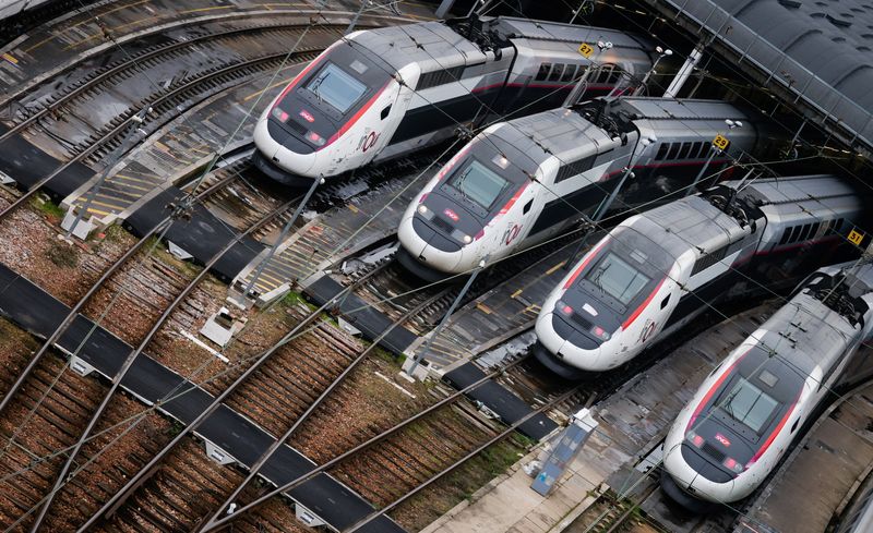 &copy; Reuters. Le conseil d'administration de la SNCF a donné son feu vert à une nouvelle commande de 15 trains à très grande vitesse (TGV) de nouvelle génération à Alstom, a annoncé ce dernier jeudi. /Photo d'archives/REUTERS/Gonzalo Fuentes