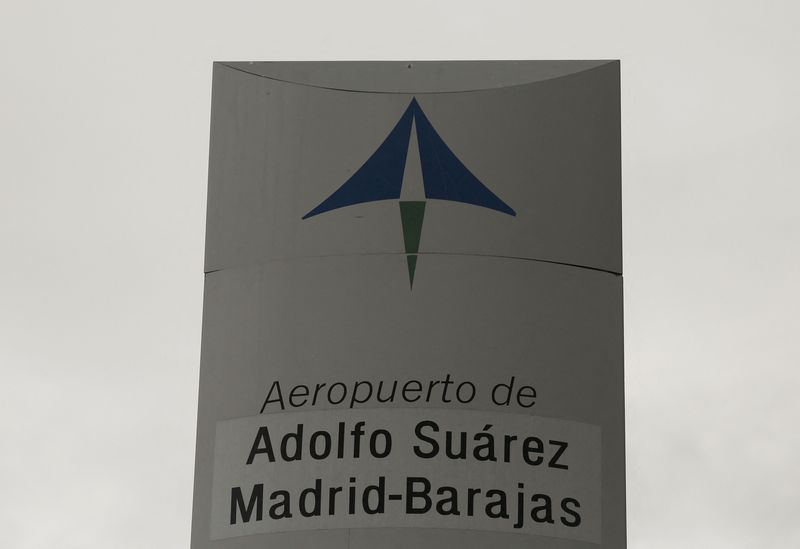 &copy; Reuters. FILE PHOTO: The logo of Spanish airports operator Aena is seen on the top of a welcoming sign outside Adolfo Suarez Barajas airport in Madrid, Spain, March 9, 2016. REUTERS/Sergio Perez/File Photo