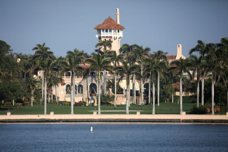 © Reuters. FILE PHOTO: Former U.S. President Donald Trump's Mar-a-Lago resort is seen in Palm Beach, Florida, U.S., February 8, 2021. REUTERS/Marco Bello/File Photo