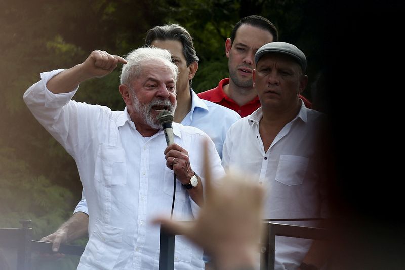 &copy; Reuters. Ex-presidente Lula durante ato de campanha em São Bernardo do Campo (SP)
16/08/2022
REUTERS/Carla Carniel