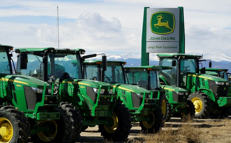 &copy; Reuters. FILE PHOTO: John Deere tractors are seen for sale at a dealer in Longmont, Colorado, U.S., February 21, 2017. REUTERS/Rick Wilking/File Photo