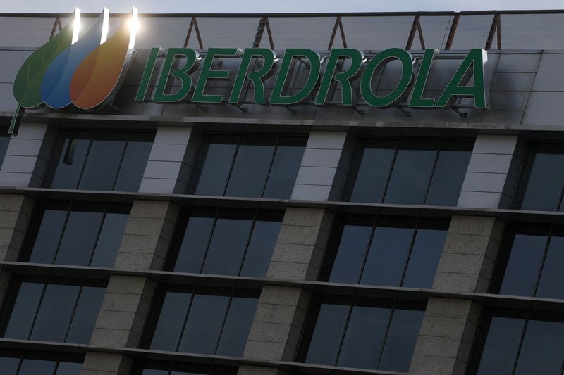 &copy; Reuters. La société espagnole d'électricité Iberdrola a résilié des contrats de fourniture d'électricité avec des milliers de clients français en raison de la hausse sans précédent des prix de l'énergie, fait savoir le groupe dans un courrier que Reute