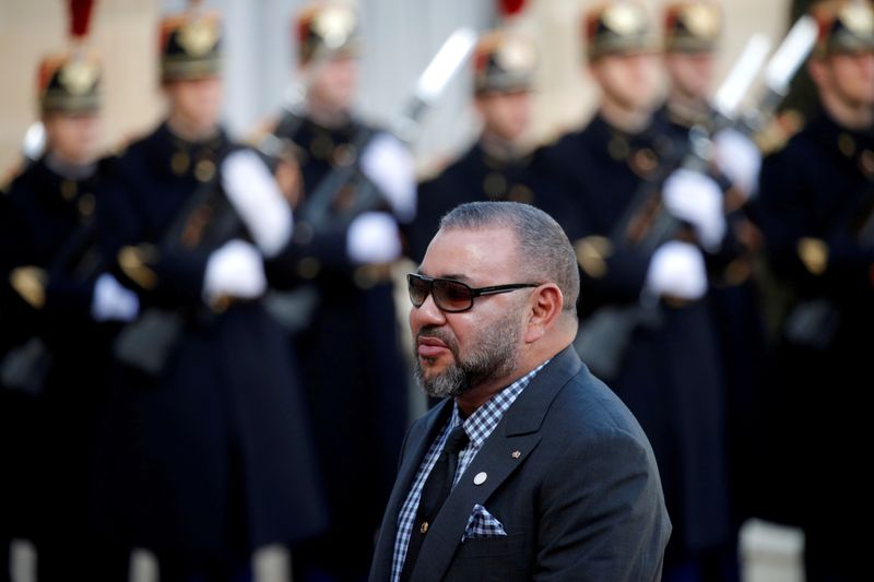 &copy; Reuters. العاهل المغربي الملك محمد السادس لدى وصوله إلى قصر الإليزيه بباريس في صورة من أرشيف رويترز.