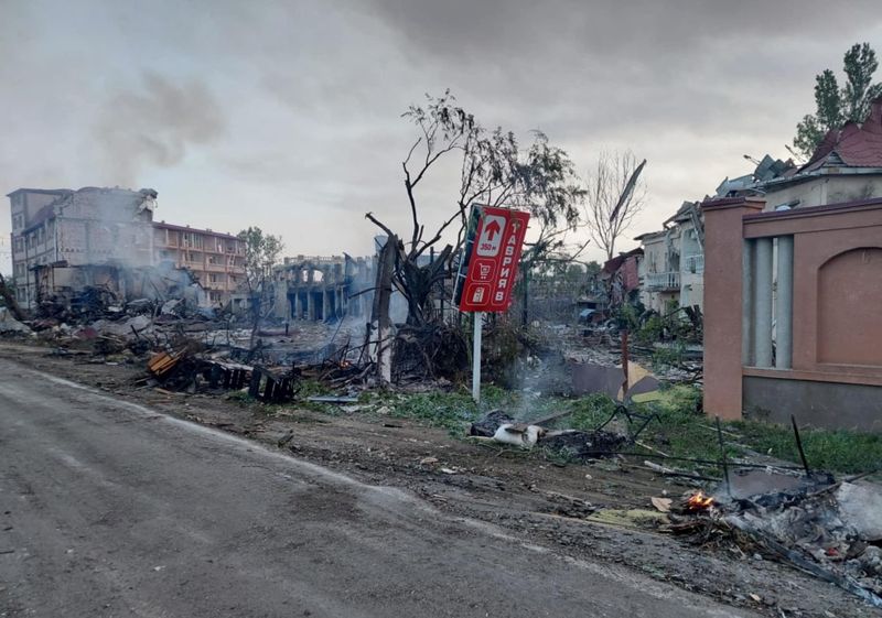 &copy; Reuters. آثار قصف لمنطقة أوديسا في أوكرانيا يوم 17 أغسطس آب 2022. صورة من المكتب الإعلامي لقيادة عمليات الجنوبية بالجيش الأوكراني حصلت عليها رويترز من ط