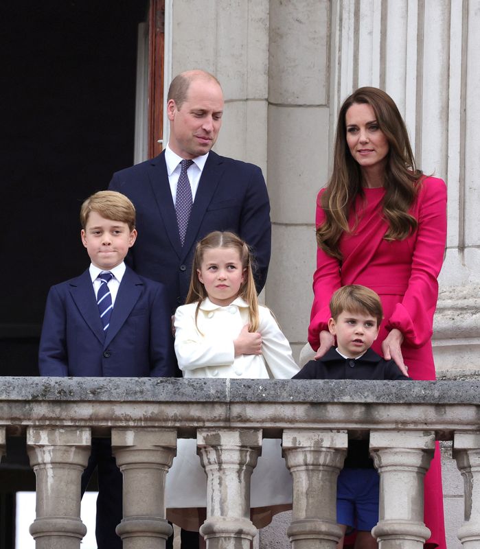 &copy; Reuters. الأمير وليام وزوجته كيت وأطفالهما الثلاثة في لندن يوم الخامس من يونيو حزيران 2022. صورة من ممثل لوكالات الأنباء. 