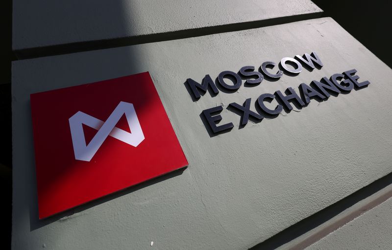 &copy; Reuters. A board with the logo is on display outside the office of the Moscow Exchange in the capital city of Moscow, Russia March 24, 2022. REUTERS/Maxim Shemetov