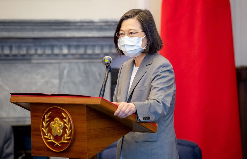 &copy; Reuters. 　８月２３日、台湾の蔡英文総統（写真）は、米スタンフォード大学フーバー研究所の代表団と総統府で面会し、中国軍が台湾の金門島、馬祖島を砲撃した１９５８年の第２次台湾海峡危機