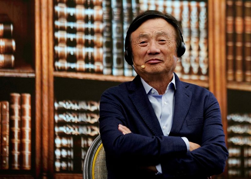 &copy; Reuters. FILE PHOTO: Huawei founder Ren Zhengfei attends a panel discussion at the company headquarters in Shenzhen, Guangdong province, China June 17, 2019. REUTERS/Aly Song